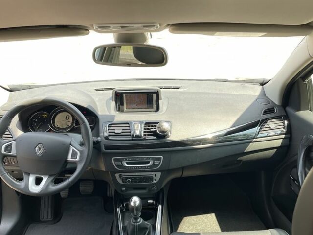 Серый Рено Меган, объемом двигателя 1.5 л и пробегом 259 тыс. км за 8900 $, фото 4 на Automoto.ua