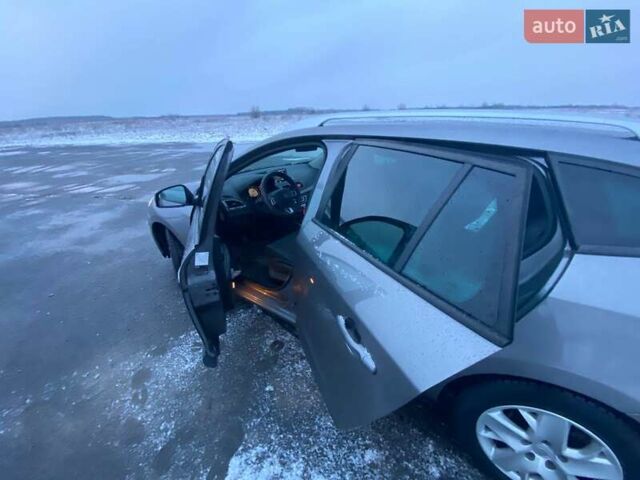 Серый Рено Меган, объемом двигателя 1.5 л и пробегом 215 тыс. км за 8000 $, фото 13 на Automoto.ua