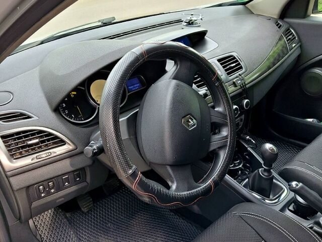 Серый Рено Меган, объемом двигателя 1.5 л и пробегом 325 тыс. км за 6900 $, фото 7 на Automoto.ua