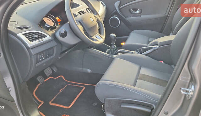 Серый Рено Меган, объемом двигателя 1.6 л и пробегом 210 тыс. км за 7550 $, фото 20 на Automoto.ua