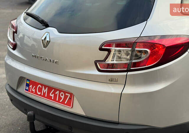 Серый Рено Меган, объемом двигателя 1.5 л и пробегом 215 тыс. км за 7600 $, фото 16 на Automoto.ua