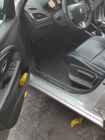 Серый Рено Меган, объемом двигателя 1.5 л и пробегом 246 тыс. км за 7800 $, фото 4 на Automoto.ua