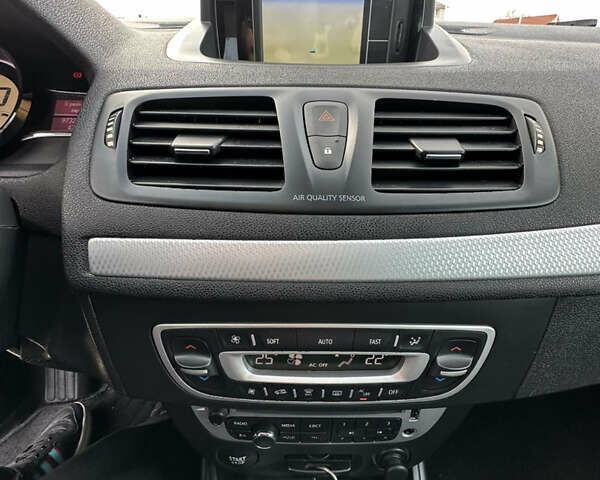 Сірий Рено Меган, об'ємом двигуна 1.5 л та пробігом 97 тис. км за 10299 $, фото 15 на Automoto.ua