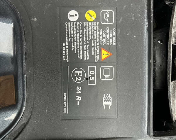 Серый Рено Меган, объемом двигателя 1.5 л и пробегом 210 тыс. км за 8300 $, фото 44 на Automoto.ua