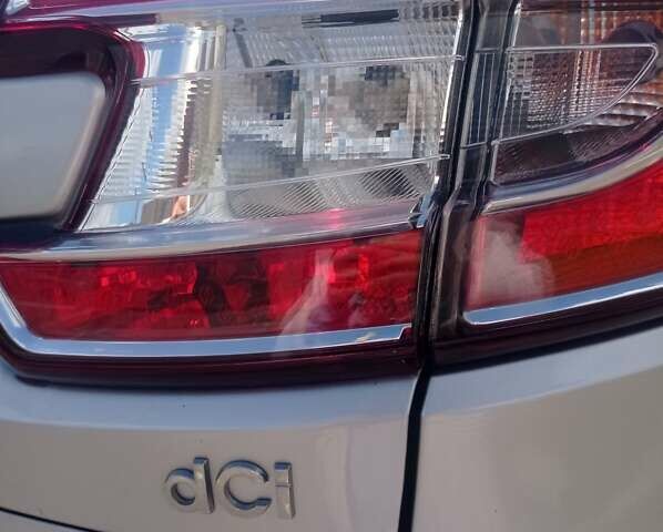 Серый Рено Меган, объемом двигателя 1.5 л и пробегом 232 тыс. км за 7500 $, фото 31 на Automoto.ua