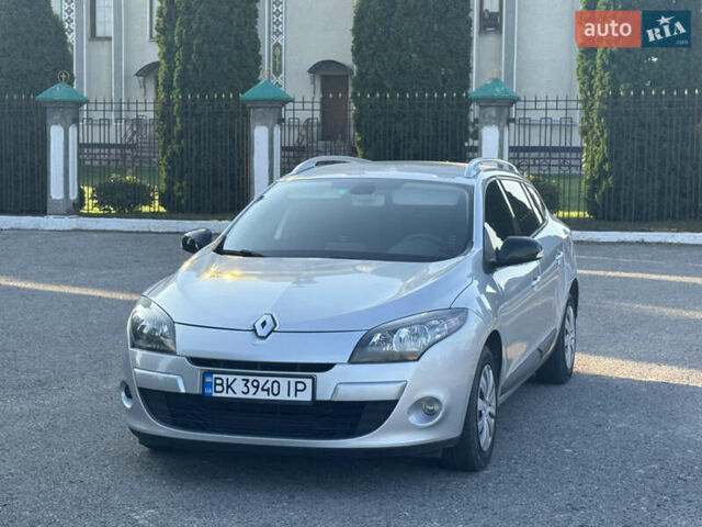 Серый Рено Меган, объемом двигателя 1.46 л и пробегом 240 тыс. км за 7300 $, фото 1 на Automoto.ua
