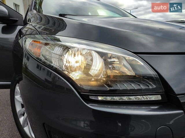 Сірий Рено Меган, об'ємом двигуна 1.5 л та пробігом 190 тис. км за 8900 $, фото 29 на Automoto.ua