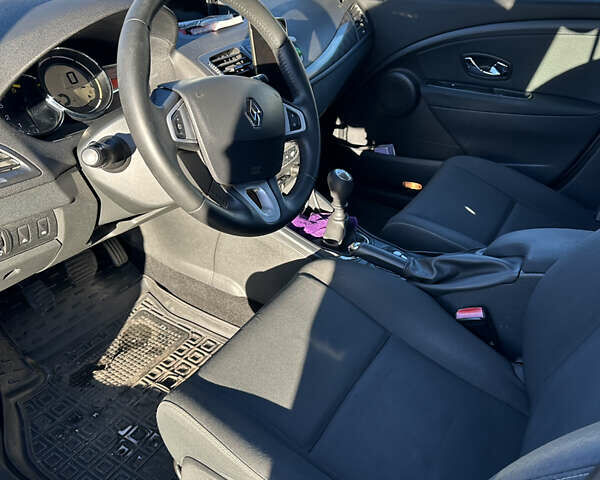 Сірий Рено Меган, об'ємом двигуна 1.46 л та пробігом 346 тис. км за 6900 $, фото 10 на Automoto.ua