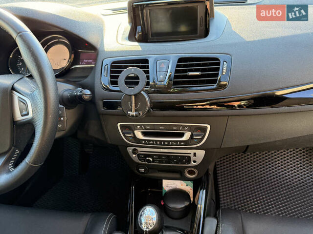 Серый Рено Меган, объемом двигателя 1.5 л и пробегом 262 тыс. км за 7200 $, фото 17 на Automoto.ua