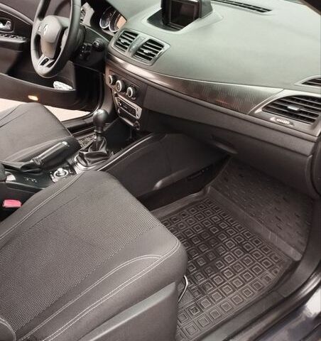 Сірий Рено Меган, об'ємом двигуна 1.46 л та пробігом 282 тис. км за 6600 $, фото 34 на Automoto.ua