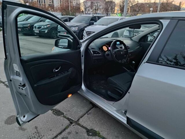 Серый Рено Меган, объемом двигателя 1.5 л и пробегом 269 тыс. км за 6890 $, фото 16 на Automoto.ua