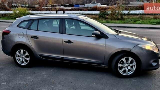 Сірий Рено Меган, об'ємом двигуна 1.6 л та пробігом 179 тис. км за 7767 $, фото 3 на Automoto.ua