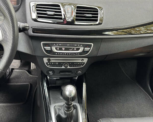 Рено Меган 2012 в Чернигове на Automoto.ua Серый Рено Меган, объемом двигателя 1.5 л и пробегом 218 тыс. км за 8500 $, фото 35 на Automoto.ua