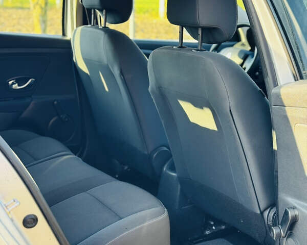 Сірий Рено Меган, об'ємом двигуна 1.6 л та пробігом 280 тис. км за 7150 $, фото 33 на Automoto.ua