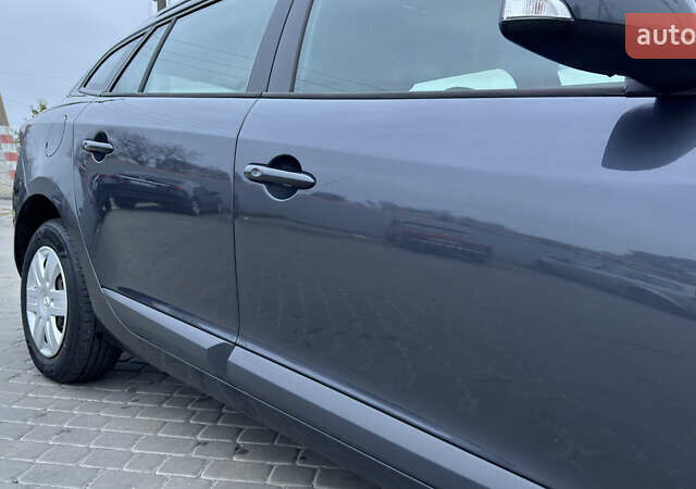 Серый Рено Меган, объемом двигателя 1.46 л и пробегом 183 тыс. км за 8450 $, фото 24 на Automoto.ua