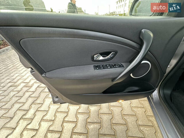 Сірий Рено Меган, об'ємом двигуна 1.5 л та пробігом 97 тис. км за 10299 $, фото 22 на Automoto.ua