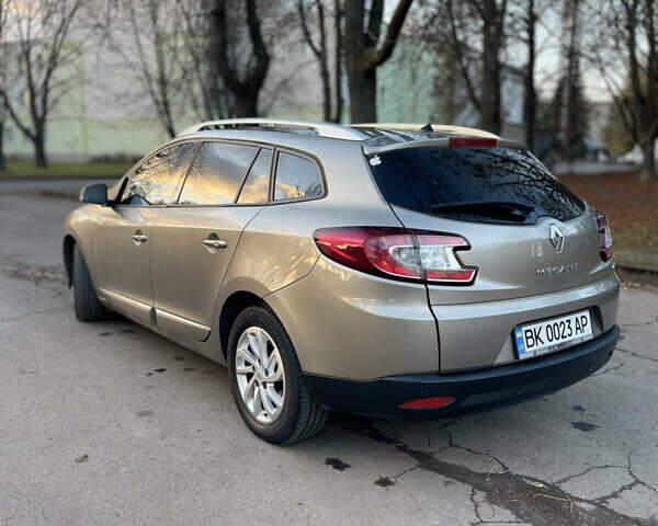 Серый Рено Меган, объемом двигателя 1.46 л и пробегом 236 тыс. км за 8600 $, фото 3 на Automoto.ua