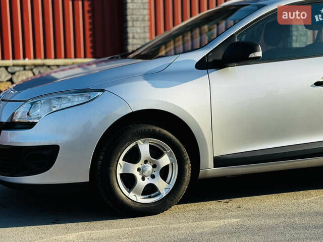 Сірий Рено Меган, об'ємом двигуна 1.6 л та пробігом 280 тис. км за 7150 $, фото 21 на Automoto.ua