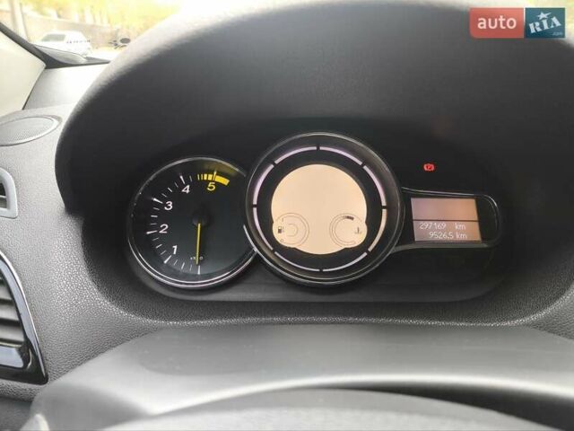 Серый Рено Меган, объемом двигателя 1.5 л и пробегом 290 тыс. км за 8400 $, фото 3 на Automoto.ua