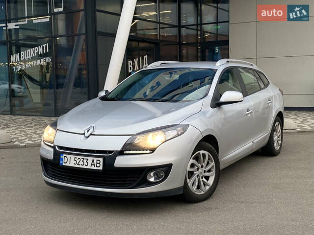 Рено Меган 2012 в Киеве на Automoto.ua Серый Рено Меган, объемом двигателя 1.5 л и пробегом 321 тыс. км за 7550 $, фото 8 на Automoto.ua