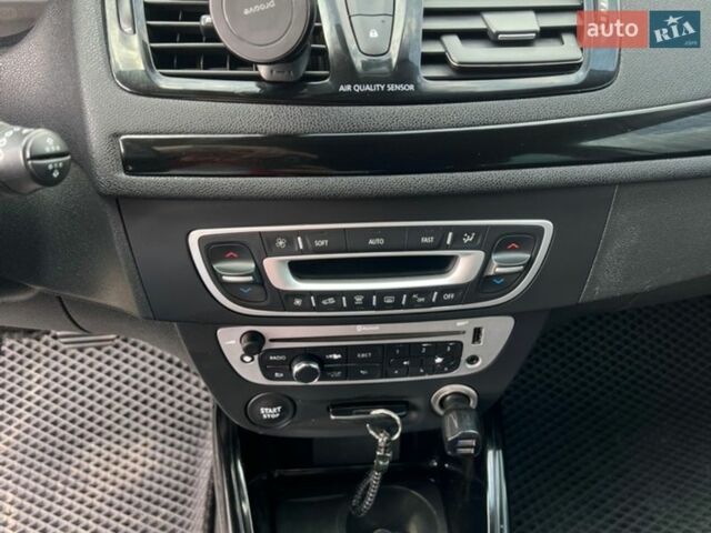 Сірий Рено Меган, об'ємом двигуна 1.5 л та пробігом 215 тис. км за 8800 $, фото 12 на Automoto.ua