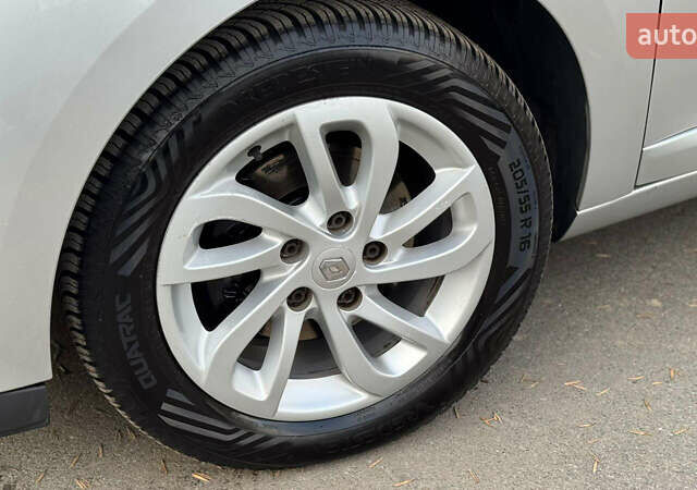 Серый Рено Меган, объемом двигателя 1.5 л и пробегом 215 тыс. км за 7600 $, фото 6 на Automoto.ua