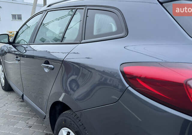 Серый Рено Меган, объемом двигателя 1.46 л и пробегом 183 тыс. км за 8100 $, фото 43 на Automoto.ua