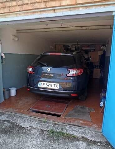 Сірий Рено Меган, об'ємом двигуна 1.46 л та пробігом 325 тис. км за 8700 $, фото 1 на Automoto.ua