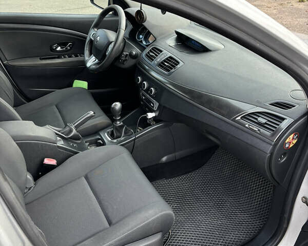 Серый Рено Меган, объемом двигателя 1.46 л и пробегом 298 тыс. км за 7500 $, фото 10 на Automoto.ua