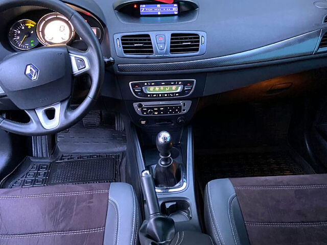 Серый Рено Меган, объемом двигателя 1.5 л и пробегом 170 тыс. км за 7200 $, фото 3 на Automoto.ua