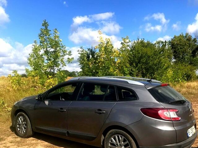 Рено Меган 2012 у Лубнах на Automoto.ua Сірий Рено Меган, об'ємом двигуна 1.5 л та пробігом 289 тис. км за 7800 $, фото 8 на Automoto.ua