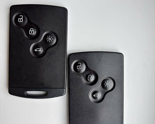 Рено Меган 2012 в Чернигове на Automoto.ua Серый Рено Меган, объемом двигателя 1.5 л и пробегом 218 тыс. км за 8500 $, фото 36 на Automoto.ua