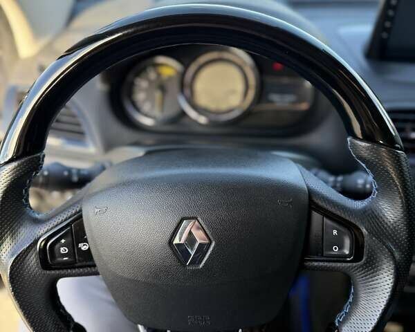 Сірий Рено Меган, об'ємом двигуна 1.5 л та пробігом 262 тис. км за 8500 $, фото 12 на Automoto.ua
