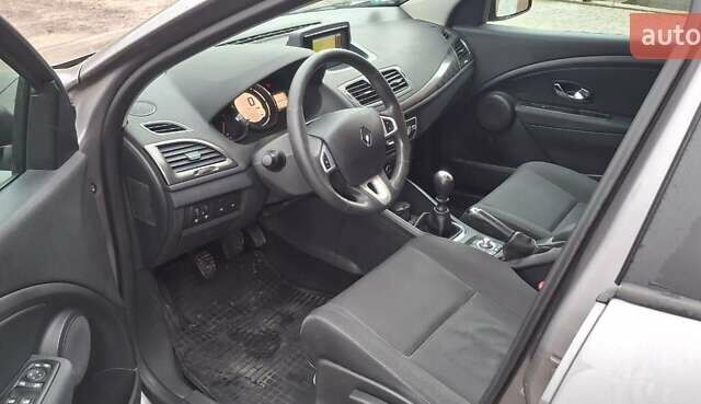 Сірий Рено Меган, об'ємом двигуна 1.46 л та пробігом 283 тис. км за 6300 $, фото 7 на Automoto.ua