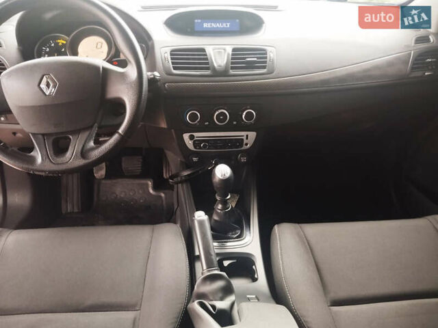 Серый Рено Меган, объемом двигателя 1.5 л и пробегом 228 тыс. км за 6900 $, фото 11 на Automoto.ua