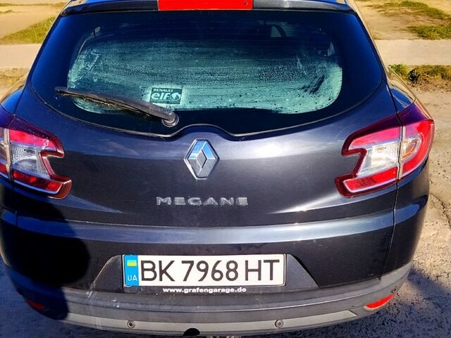 Рено Меган 2012 в Вараш (Кузнецовск) на Automoto.ua Серый Рено Меган, объемом двигателя 1.6 л и пробегом 155 тыс. км за 6700 $, фото 4 на Automoto.ua