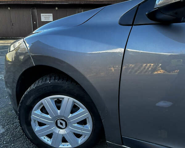 Серый Рено Меган, объемом двигателя 1.46 л и пробегом 333 тыс. км за 6400 $, фото 11 на Automoto.ua