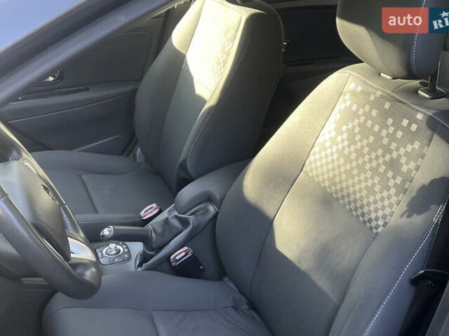 Сірий Рено Меган, об'ємом двигуна 1.46 л та пробігом 177 тис. км за 8800 $, фото 20 на Automoto.ua