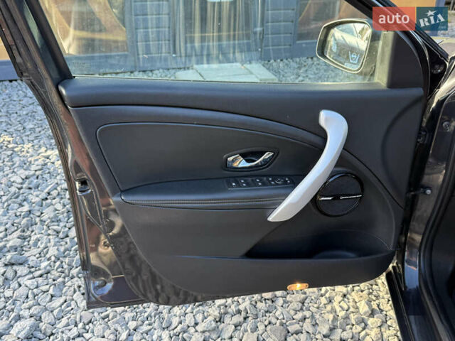 Сірий Рено Меган, об'ємом двигуна 1.5 л та пробігом 235 тис. км за 8900 $, фото 41 на Automoto.ua