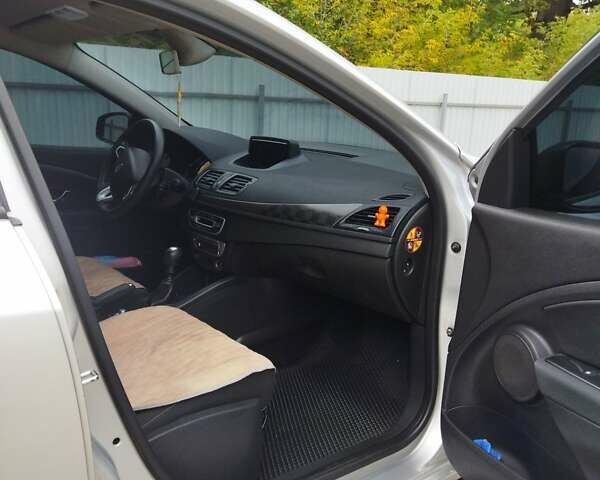 Серый Рено Меган, объемом двигателя 1.5 л и пробегом 280 тыс. км за 7200 $, фото 28 на Automoto.ua