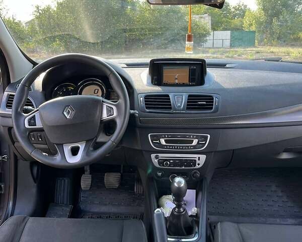 Сірий Рено Меган, об'ємом двигуна 1.46 л та пробігом 257 тис. км за 7500 $, фото 11 на Automoto.ua