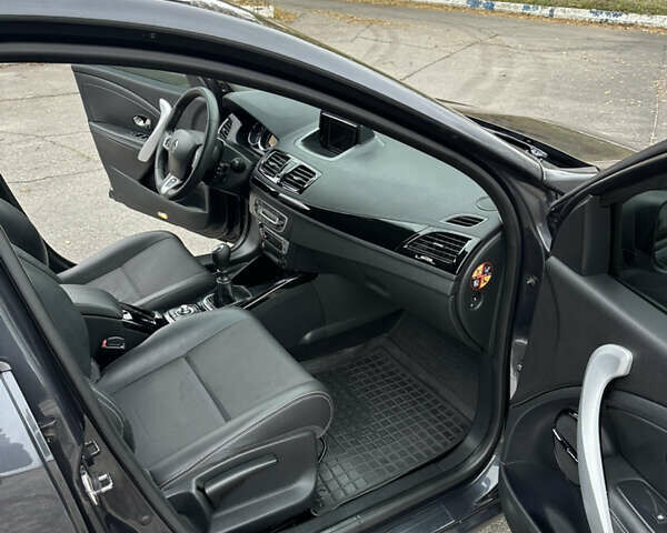 Сірий Рено Меган, об'ємом двигуна 1.46 л та пробігом 319 тис. км за 9200 $, фото 11 на Automoto.ua