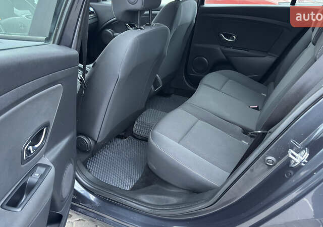 Серый Рено Меган, объемом двигателя 1.46 л и пробегом 183 тыс. км за 8100 $, фото 81 на Automoto.ua