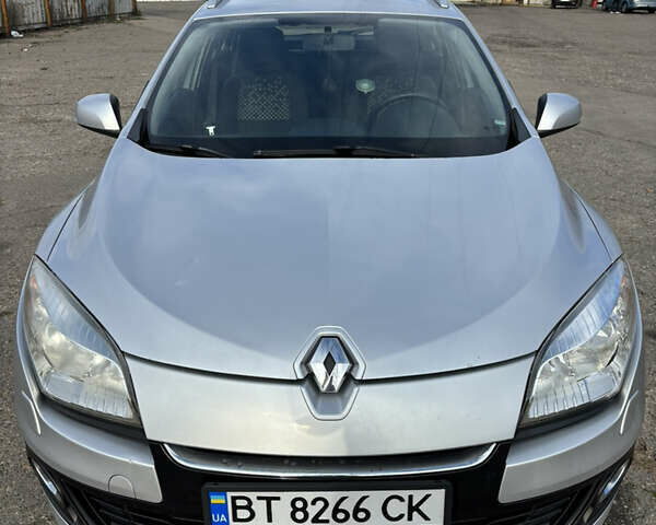 Серый Рено Меган, объемом двигателя 1.46 л и пробегом 298 тыс. км за 7500 $, фото 1 на Automoto.ua