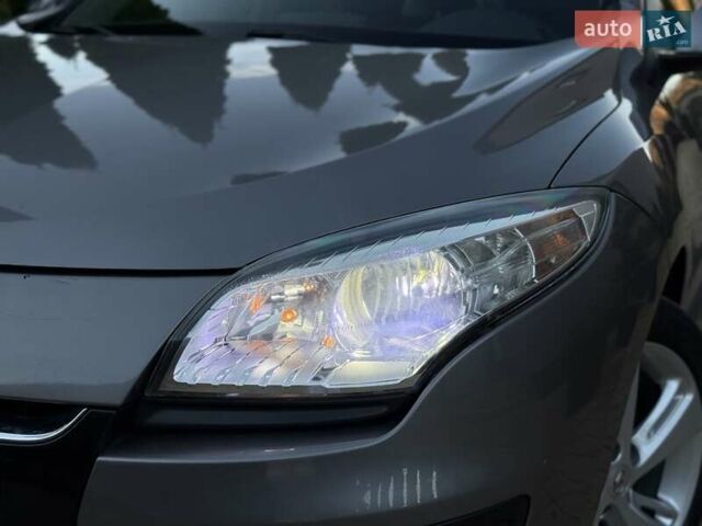 Серый Рено Меган, объемом двигателя 1.5 л и пробегом 270 тыс. км за 7950 $, фото 20 на Automoto.ua