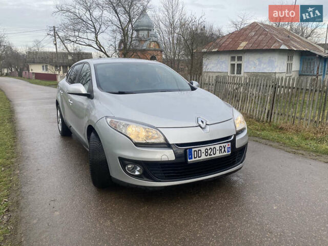 Серый Рено Меган, объемом двигателя 0 л и пробегом 247 тыс. км за 6700 $, фото 1 на Automoto.ua