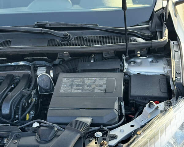 Сірий Рено Меган, об'ємом двигуна 1.6 л та пробігом 280 тис. км за 7150 $, фото 40 на Automoto.ua