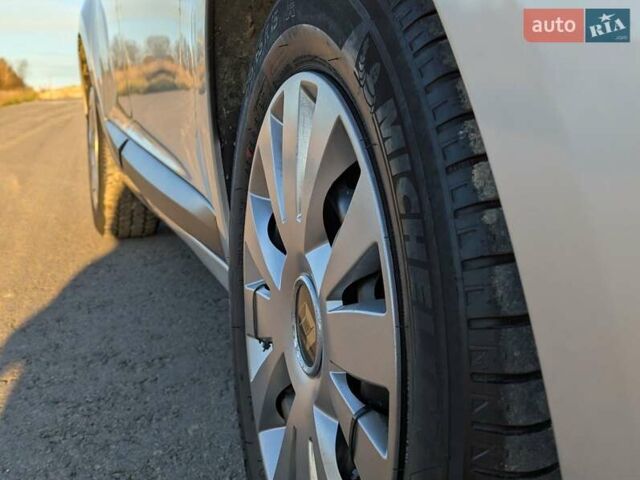 Серый Рено Меган, объемом двигателя 1.5 л и пробегом 224 тыс. км за 6995 $, фото 29 на Automoto.ua