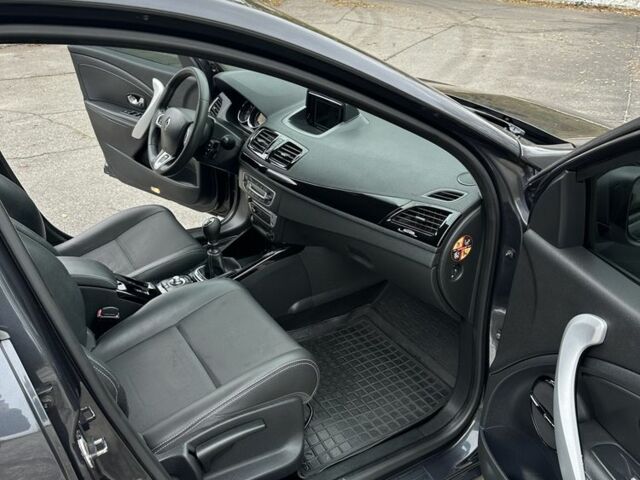 Серый Рено Меган, объемом двигателя 1.5 л и пробегом 320 тыс. км за 9300 $, фото 11 на Automoto.ua