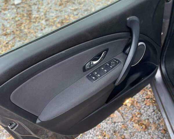 Серый Рено Меган, объемом двигателя 1.5 л и пробегом 263 тыс. км за 9350 $, фото 24 на Automoto.ua